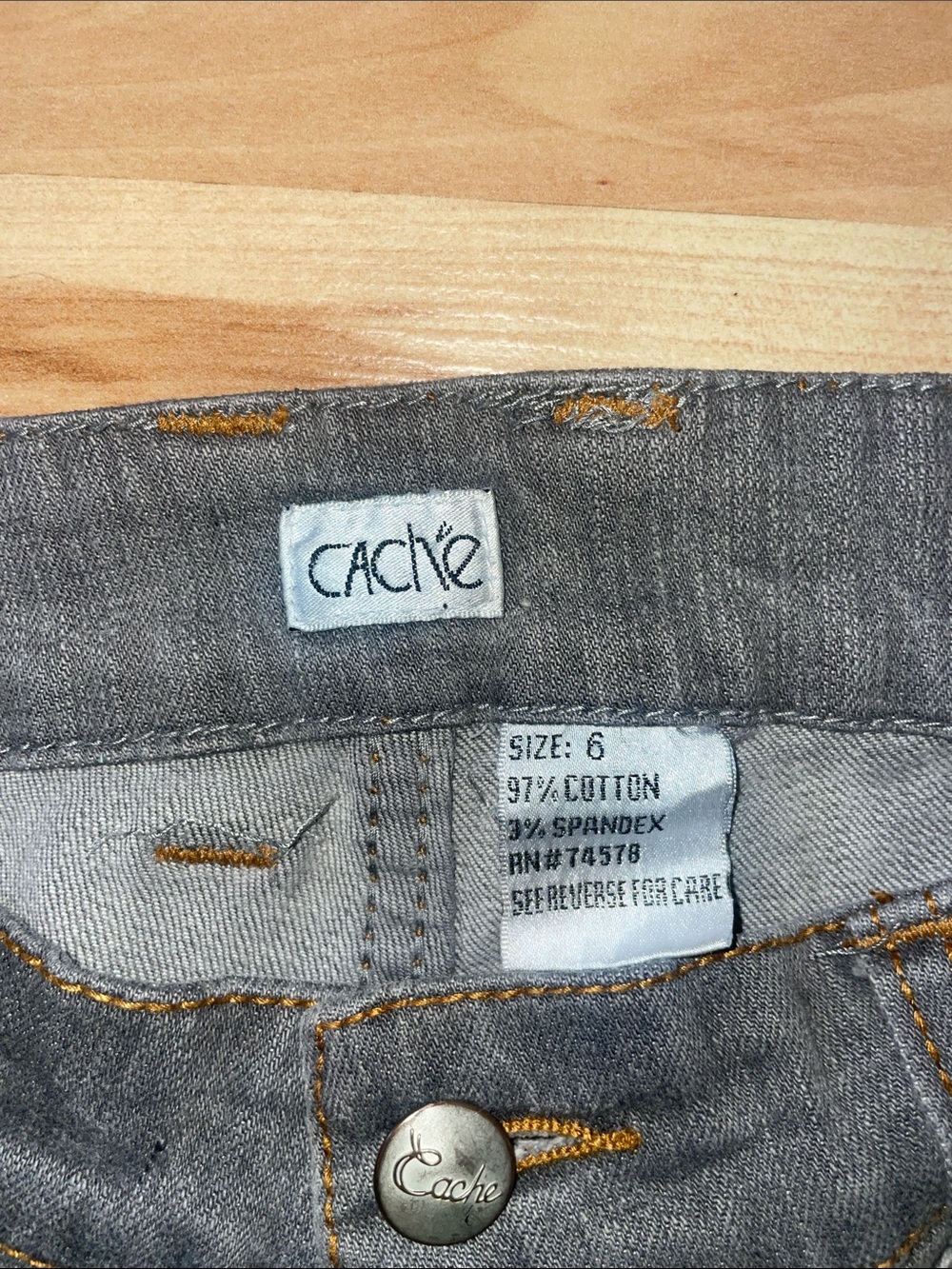 Cache jeans size 6 - Picture 2 of 5